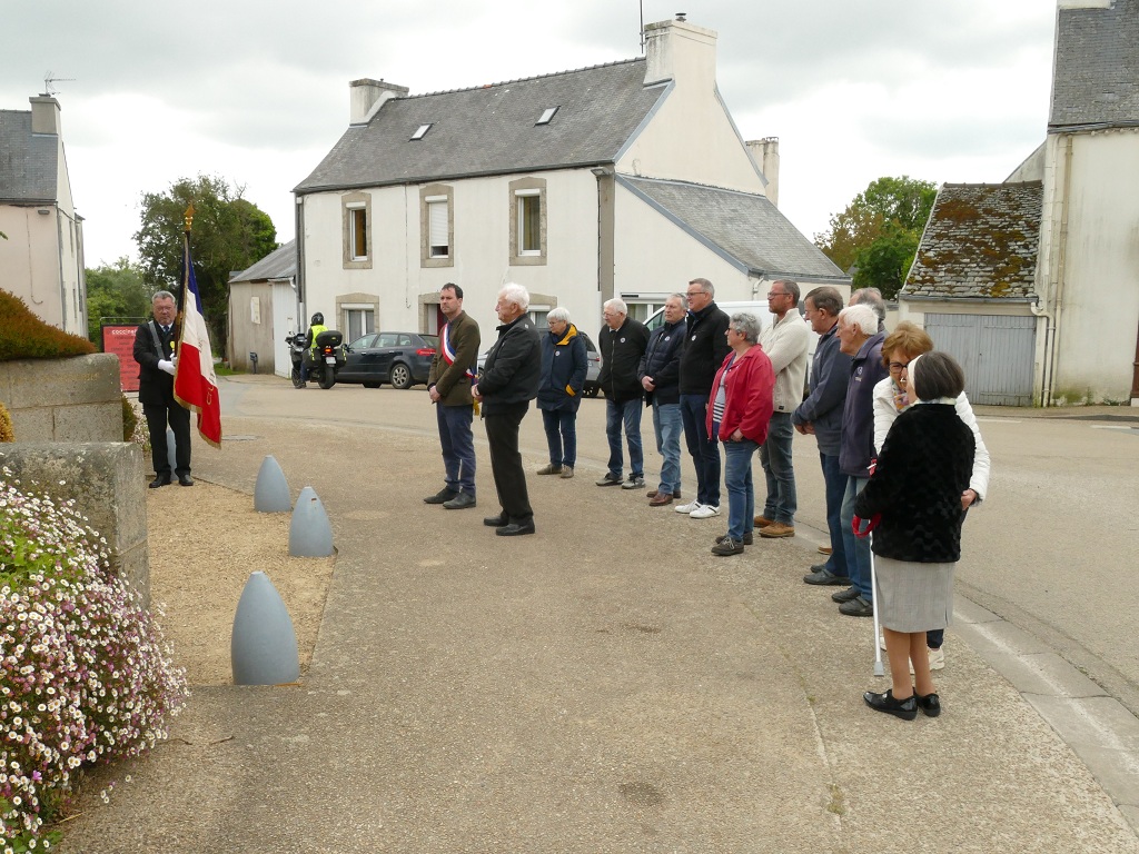 2025 05 08 Commémoration Monument aux morts R
